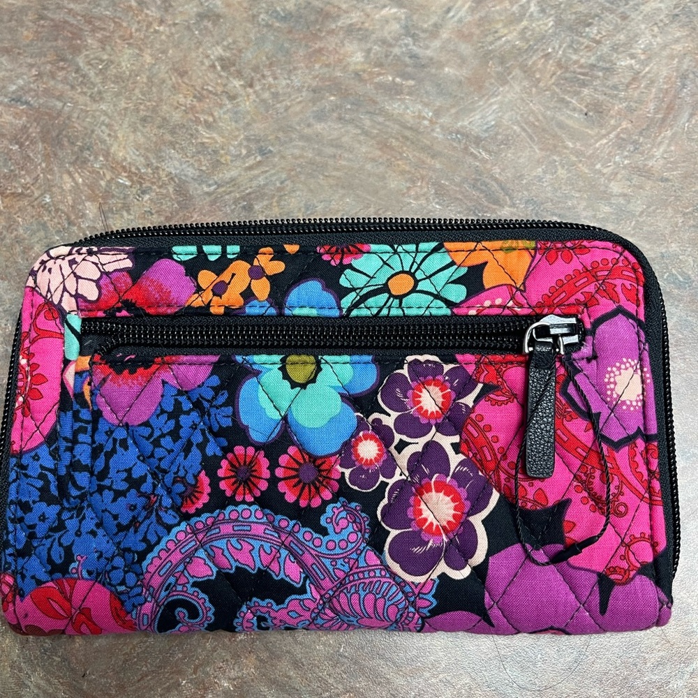 Vera Wang Wallet with zipper with a side zipper pocket for coins.